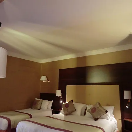 Gustave 4* Paris